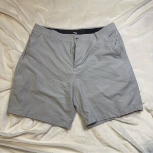 Puma Men's Light Gray Flat Front golf Shorts 33” waist 7” inseam
